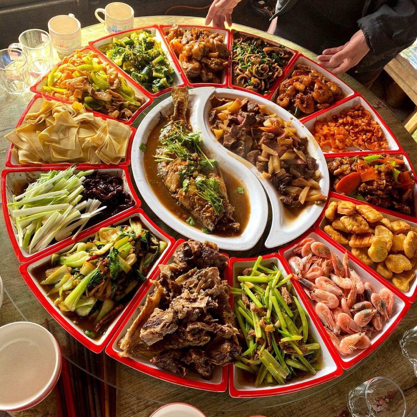 网红年夜饭拼盘家用圆桌转盘组合套装盘子宴席团圆聚餐创意密胺盘