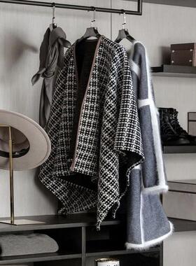 柒禧家居现代简约样板房衣帽间女士外套衣服摆件卧室软装饰品组合