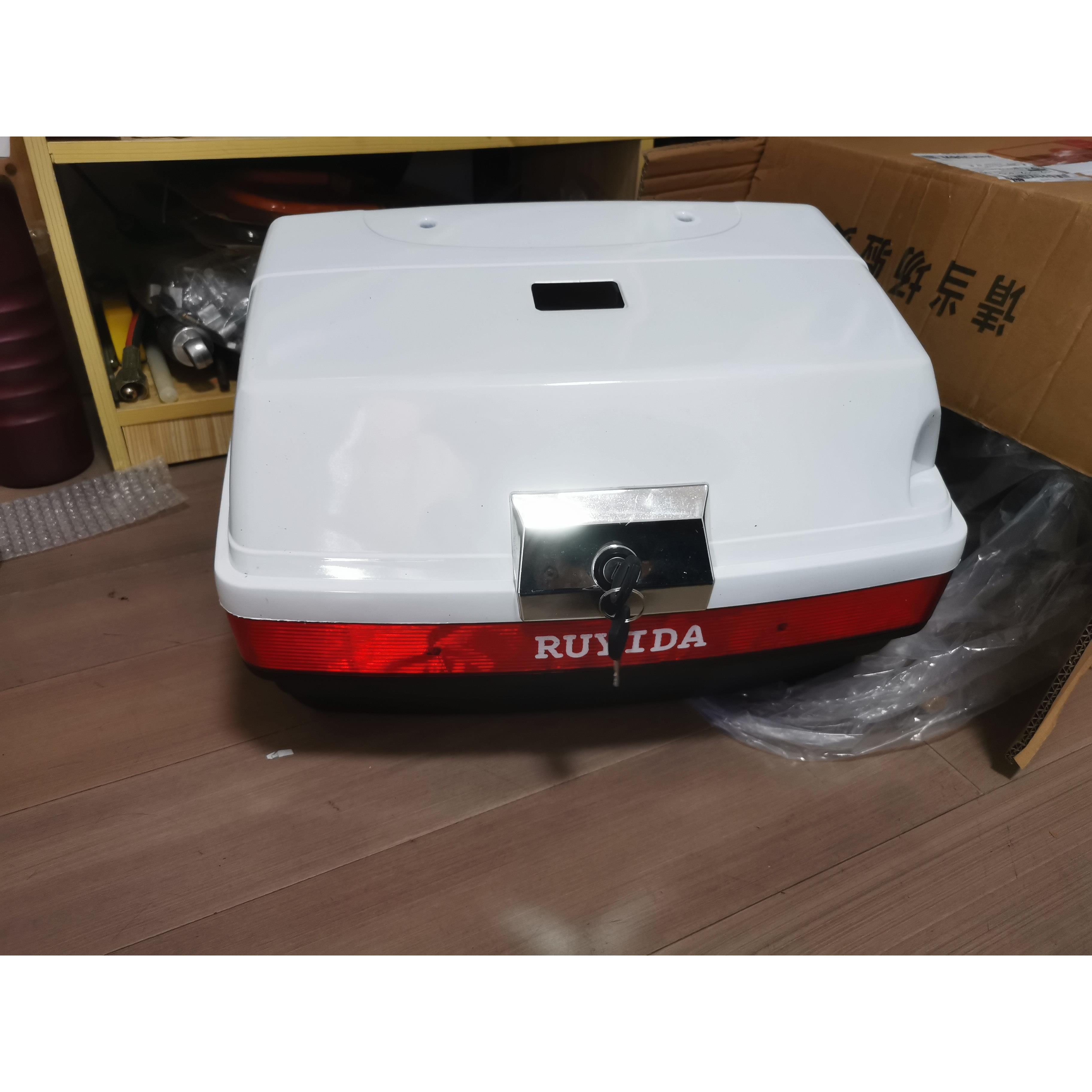 大沙尾箱大鲨尾箱CH125摩托车后尾箱电动车尾箱后备箱储物箱 白色