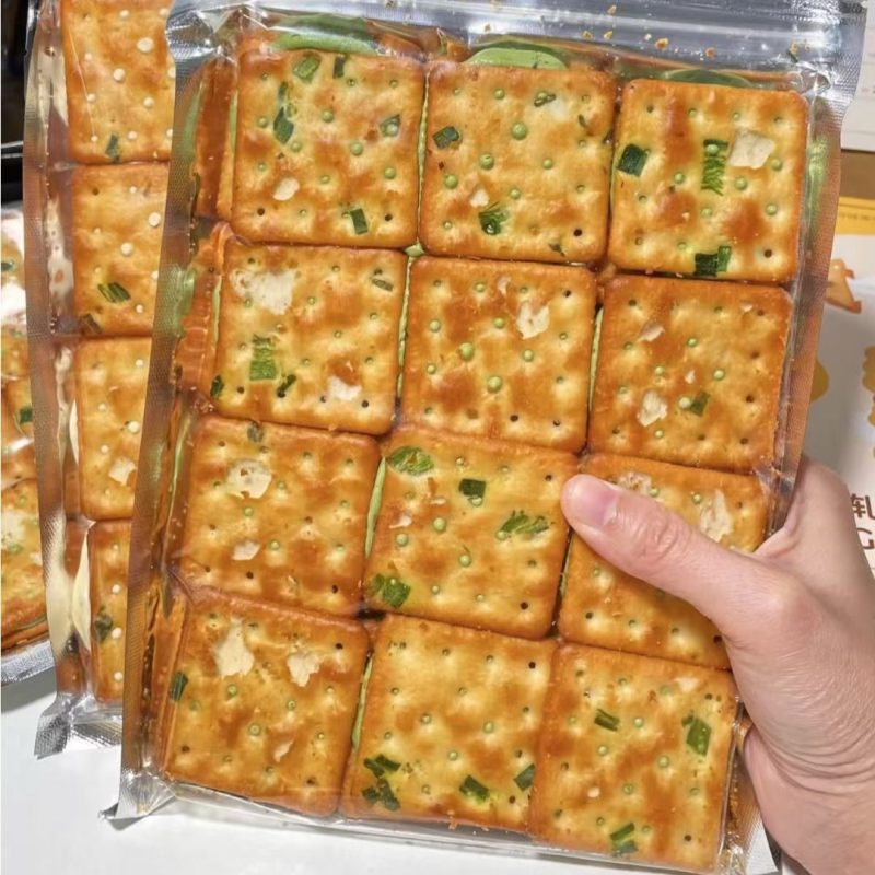 葱香手撕牛轧饼夹心饼干苏打饼干夹棉花糖大包装牛轧糖解馋小零食
