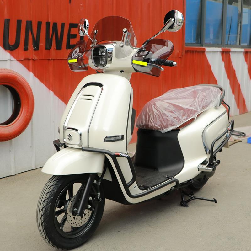 适用轻骑铃木US125T前挡风板装饰风挡玻璃扩展杆改装防风导流罩