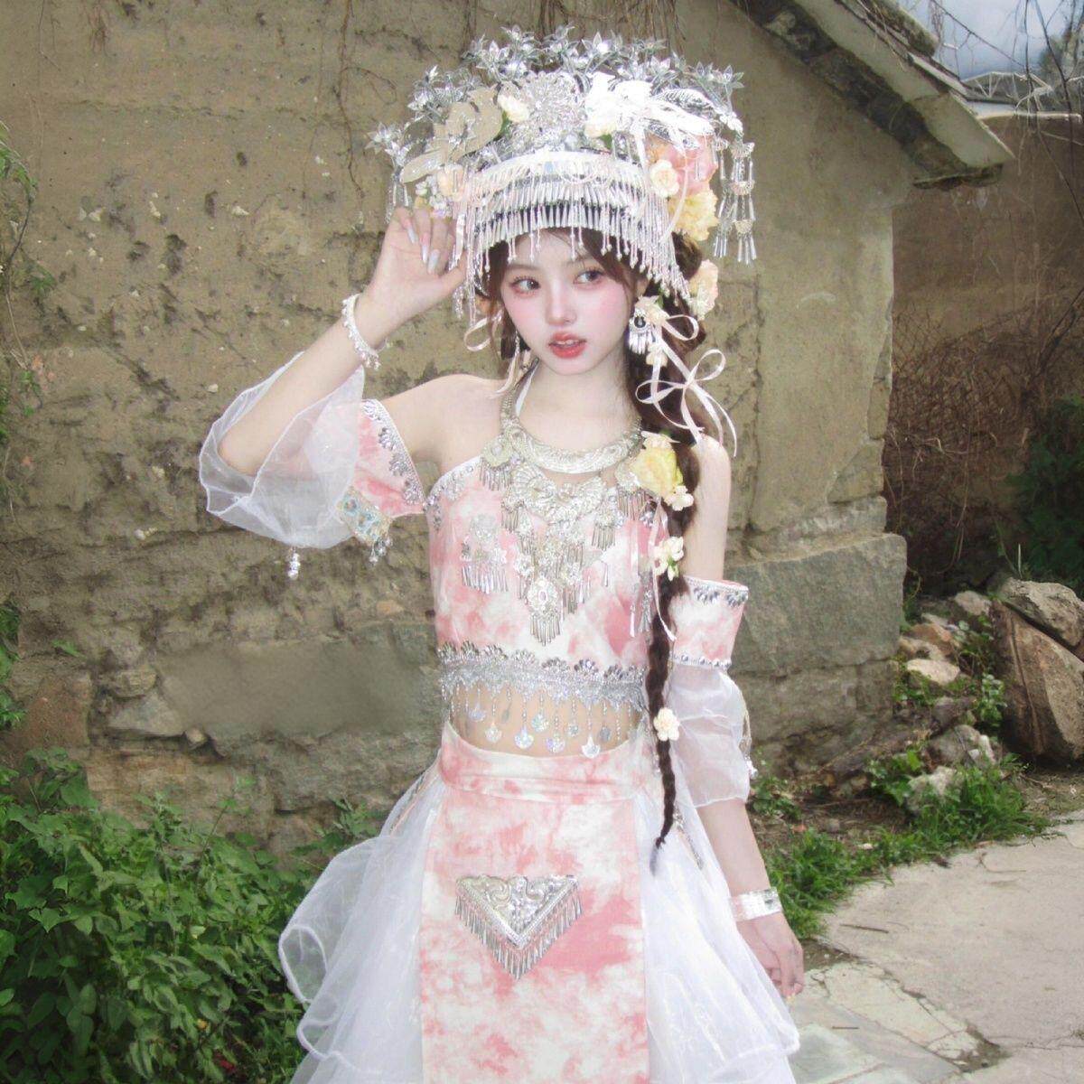 新款清新特色苗族苗疆少女少数民族服饰舞台演出显身材服装套装