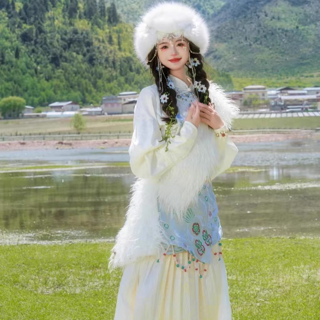 新款藏族草原公主旅拍藏服服装