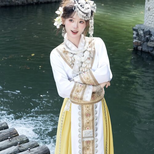 2026新款刺绣苗族女舞台民族服