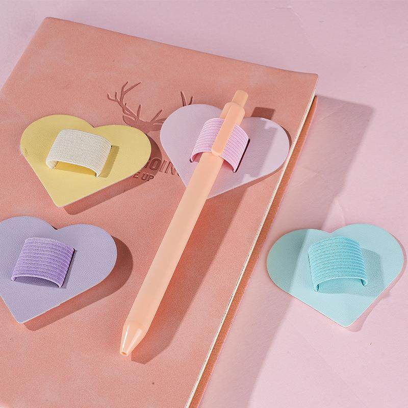 爱心款创意PU皮革自粘式笔架简约现货笔记本平板配件笔夹松紧笔插