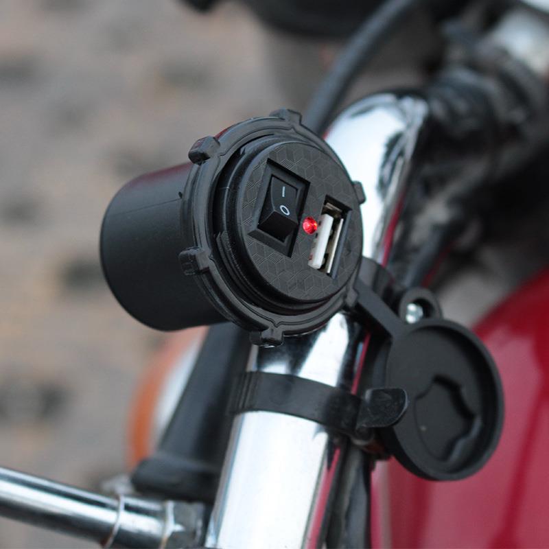 厂家直销 摩托车车载usb手机充电器2.1A带开关快充防水改装配件