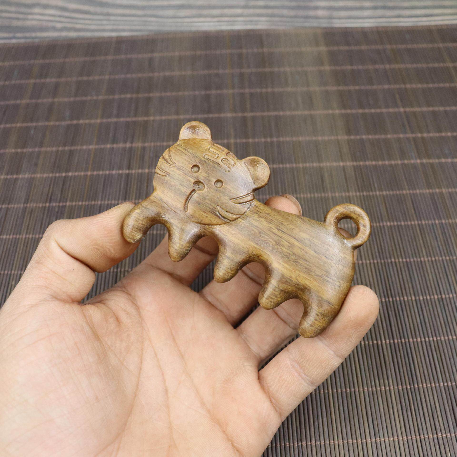 新款绿檀木按摩梳单面雕花小巧式头皮经络按摩梳子木梳