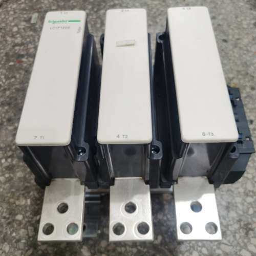 {议价}交流接触器LC1F1250A，M7C两台。成色9成新左
