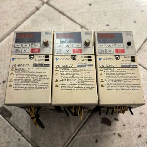 {议价}安川变频器处理  CIMR-V7AT20P7  0.75KW