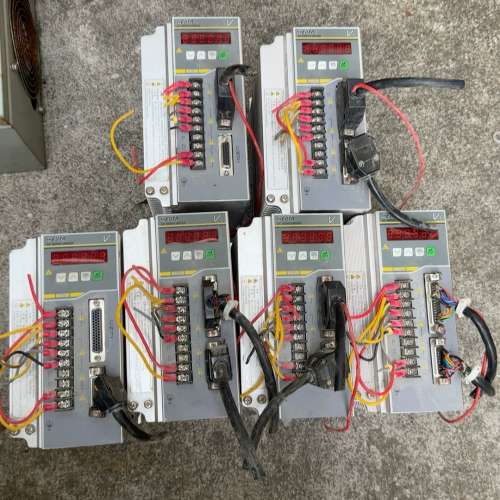 {议价}艾维图伺服驱动器V1-H08AT2，成色如图，标价单个。