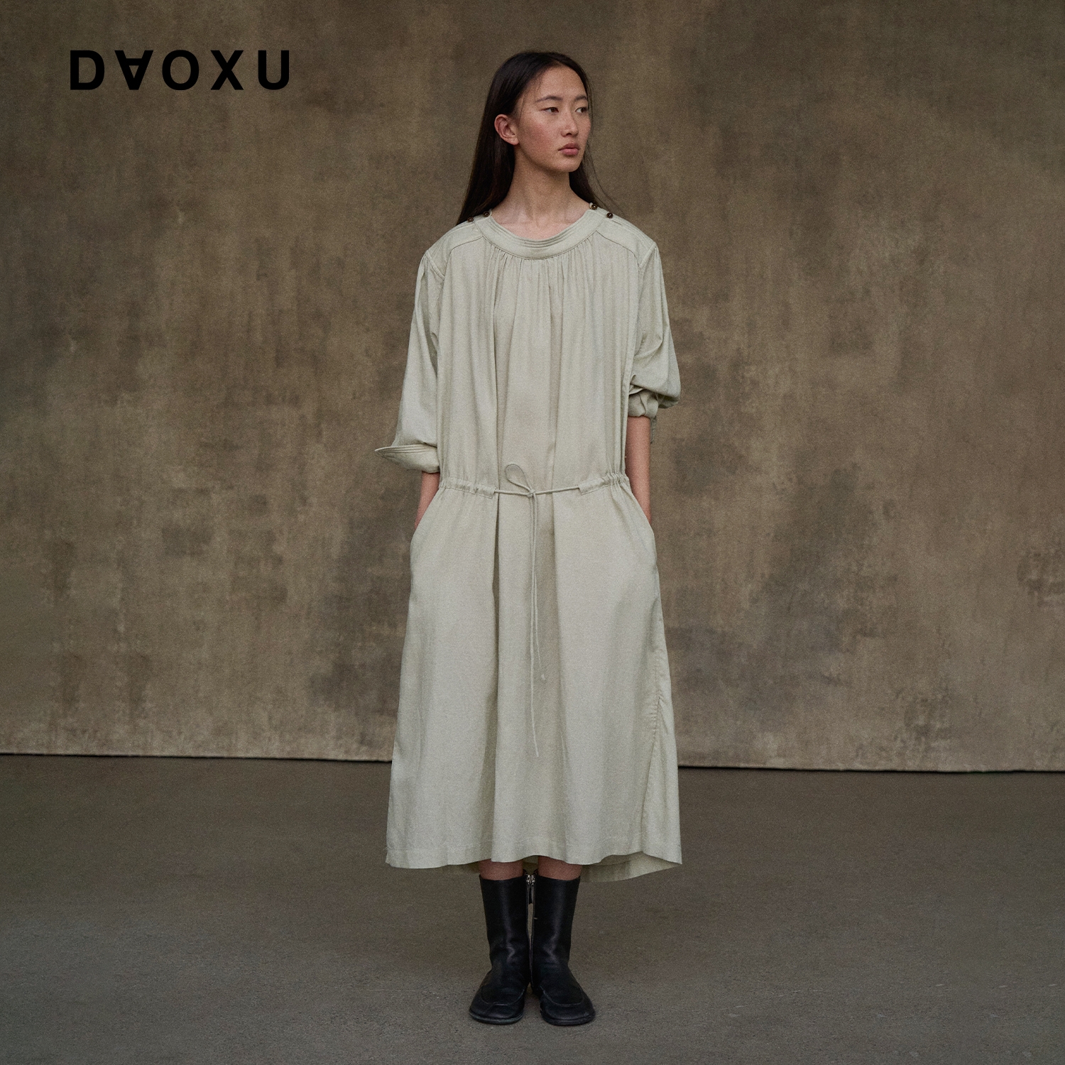 DAOXU倒序一字领抽身斜肩连衣裙