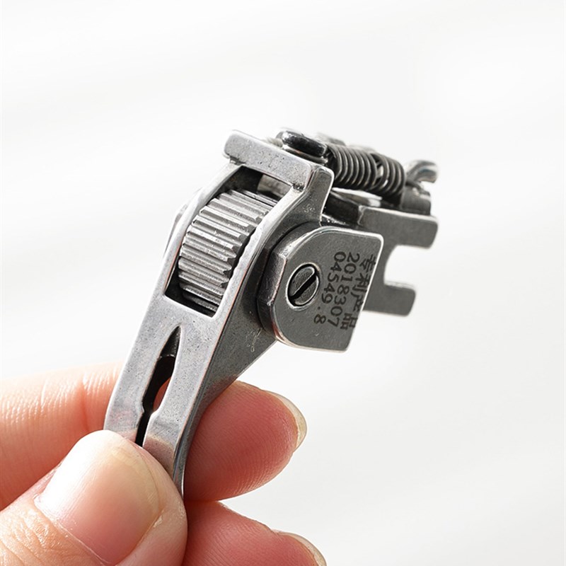 平车厚料薄料滚轮压脚平缝机皮革棉衣窗帘多功能轮子压脚缝纫配件