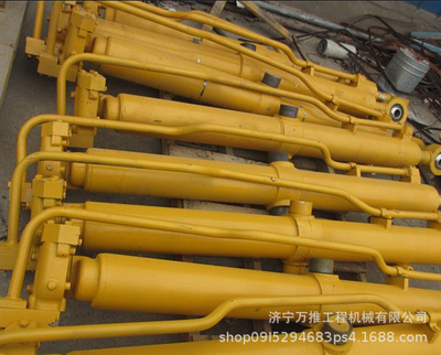 推土机D85  D65  倾斜油缸总成  提升油缸总成 14Y-63-01032