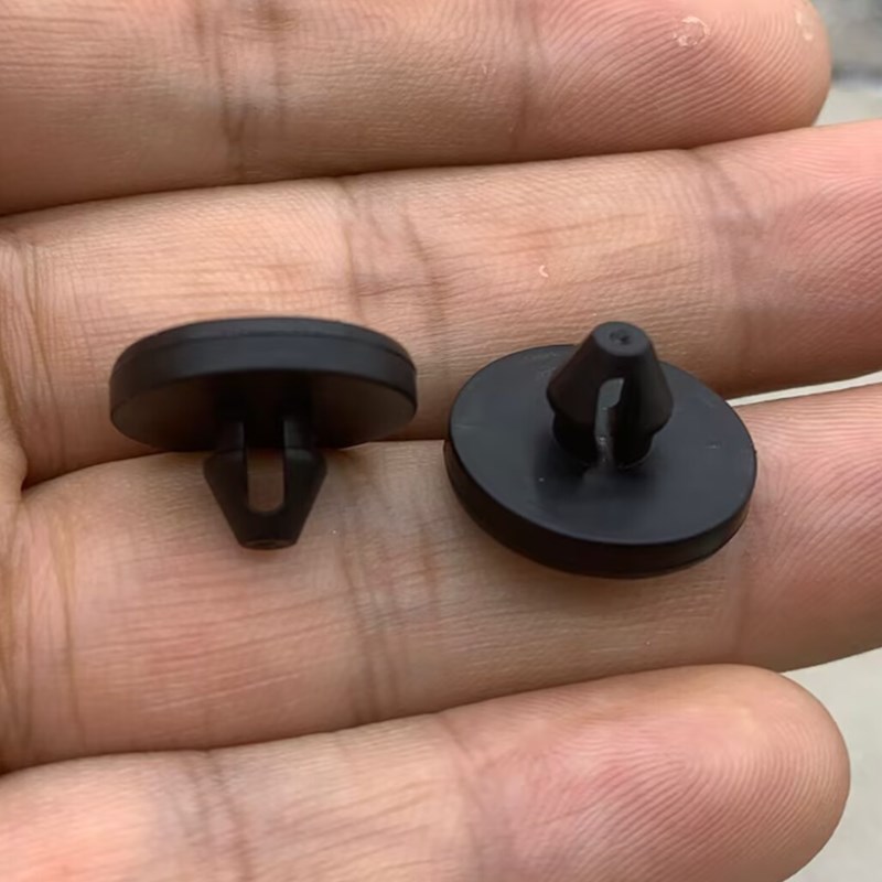 热销通用车型汽车刹车灯胶垫制动灯开关胶垫踏板离合垫缓冲橡胶粒