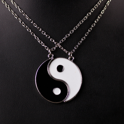 极速Hot Selling Yin And Yang Stitching Alloy Two Petals Pisc
