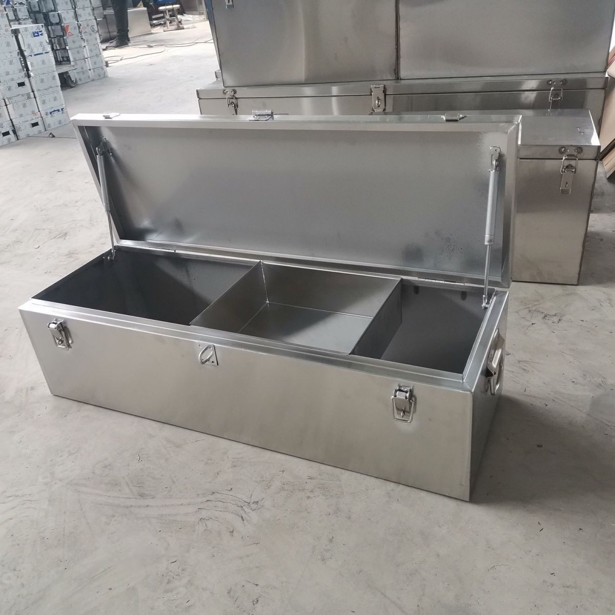 不锈钢工具箱加厚储物箱车载收纳后备箱大号防尘防水方形储物盒子