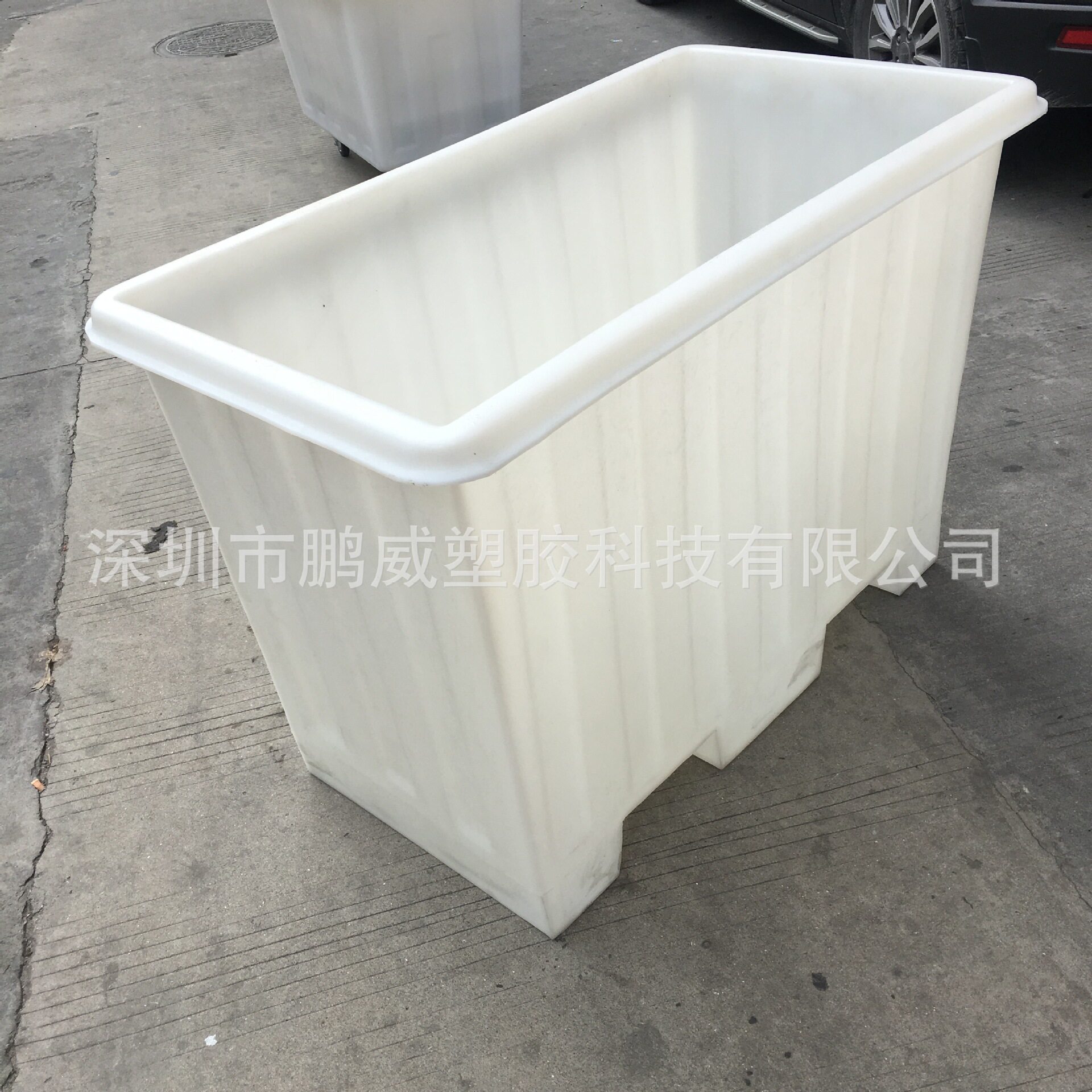 供应广州出口泡瓷砖专用箱 塑料水箱牛筋材质滚塑箱水产养殖专用