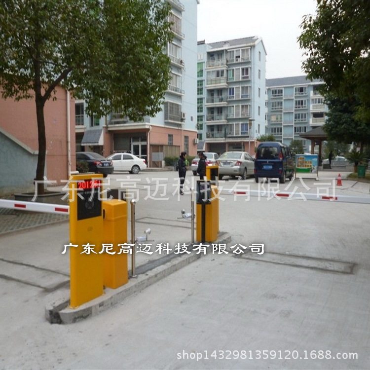 外资企业机动车道刷卡感应门
