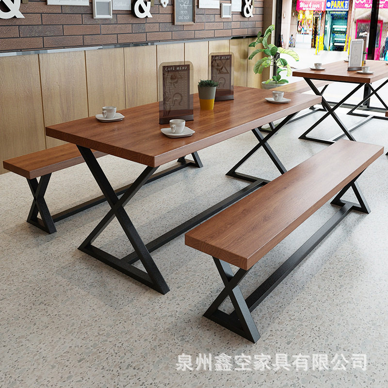复古主题餐厅餐桌 美式酒吧清吧餐桌椅组合工业风铁艺实木火锅桌