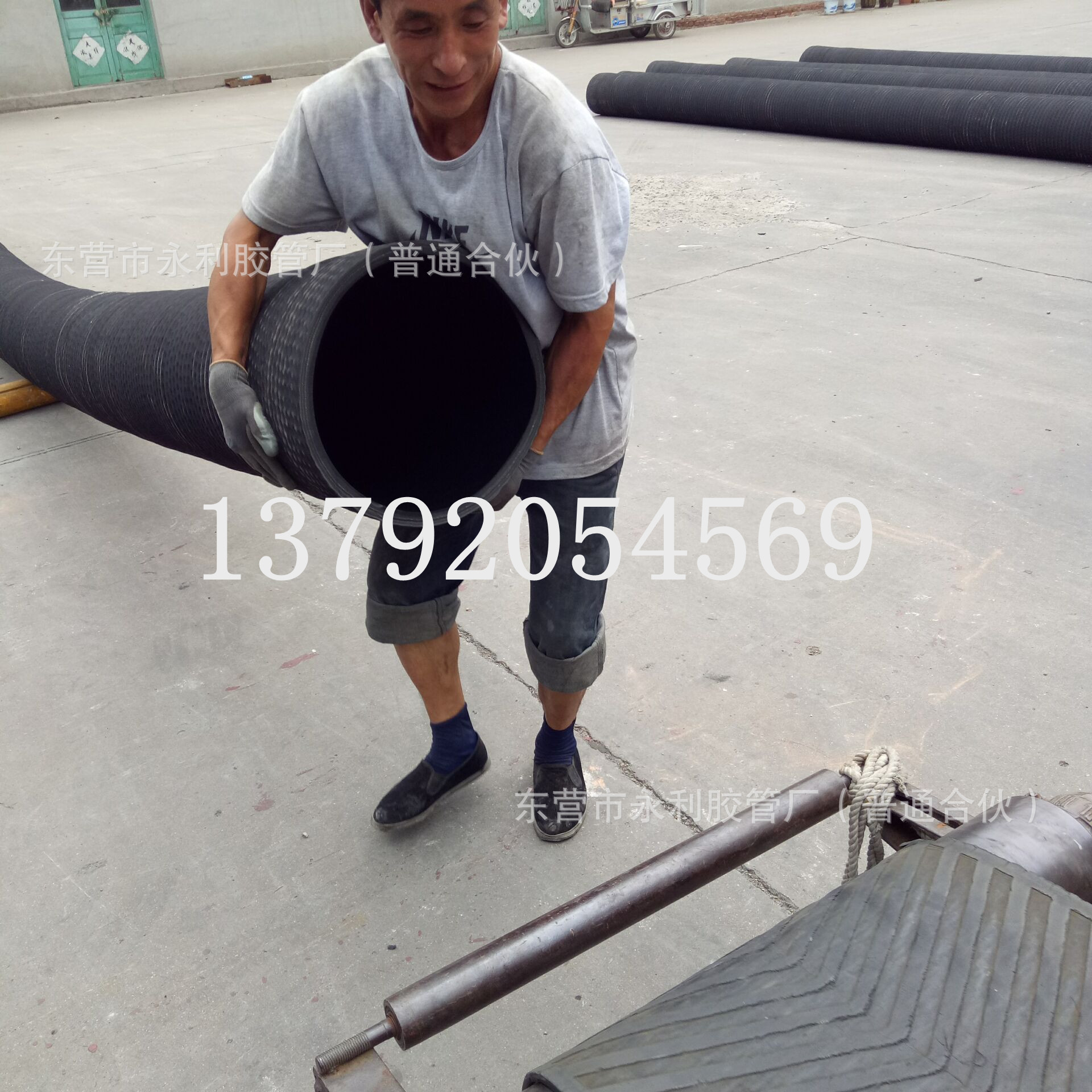 东营永利胶管厂制造吸排水 泥沙橡胶钢丝管  100-1500mm波纹软管图片