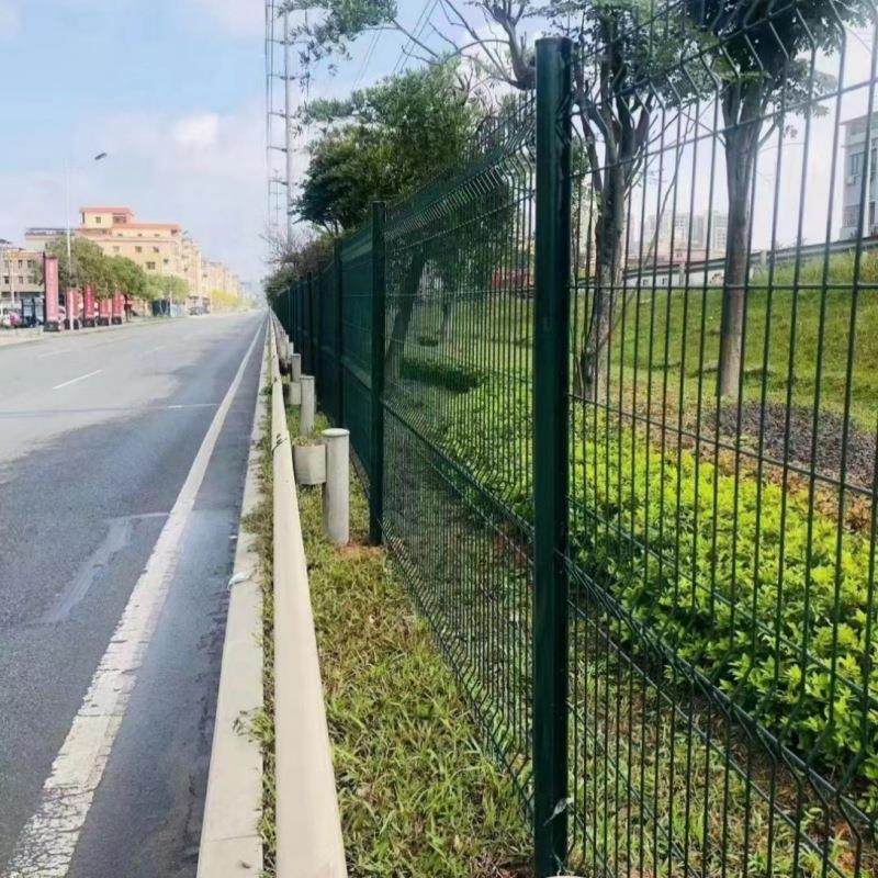 青岛桃型柱护栏网燕尾柱三角折弯护栏小区隔离栅栏户外安全防护网