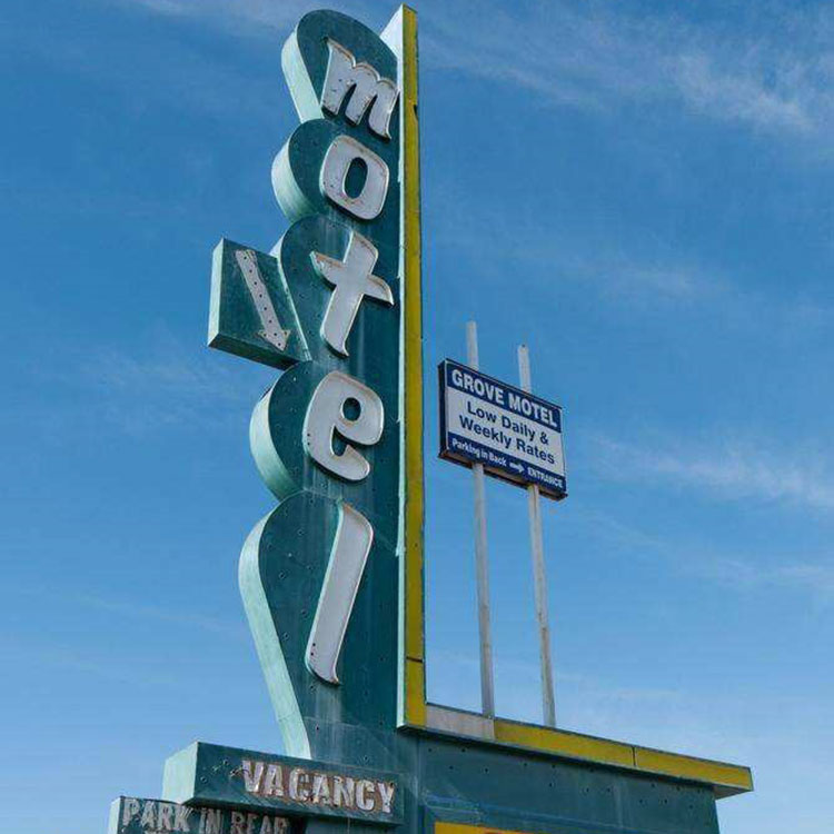 定制草坪公园指路牌不锈钢雕像定做立牌标语指引道路木牌雕塑摆件