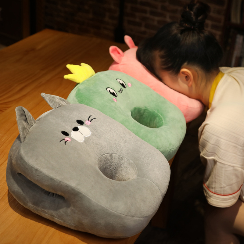 虎年暖手午睡枕办公室午睡小学生午休趴桌趴睡枕女生睡觉抱枕