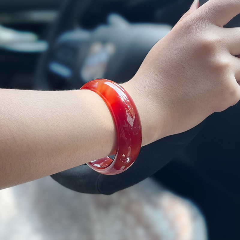 天然玛瑙手镯巴西红玛瑙玉手镯子女加宽版窄版玉手镯玛瑙红色