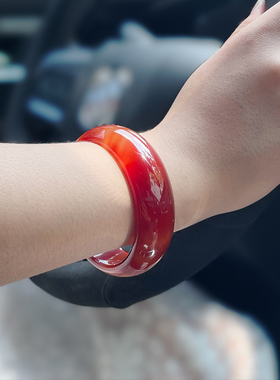 天然玛瑙手镯巴西红玛瑙玉手镯子女加宽版窄版玉手镯玛瑙红色