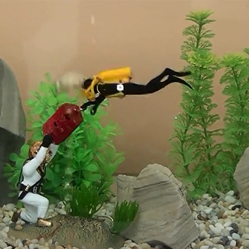 Hot Aquarium Decoration Undersea Tug of War Fish Tank Orname