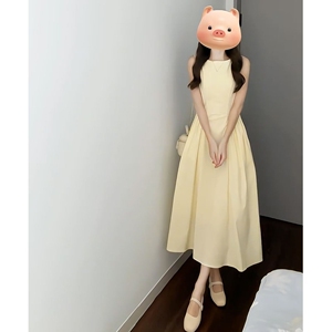 法式黄色无袖背心连衣裙女夏季2026新款巨好看绝美气质掐腰长裙