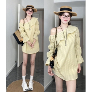 2026新款黄色荷叶边斜肩条纹连衣裙子女早春季小个子气质露肩短裙