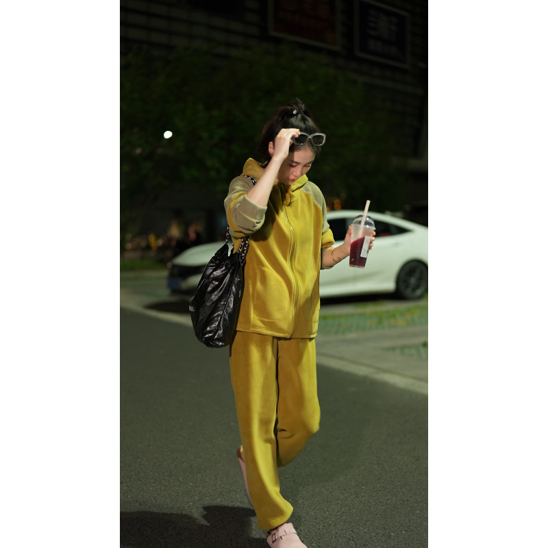 2025复古绿色情侣秋冬新款宽松运动服秋季套装休闲女款2026两件套
