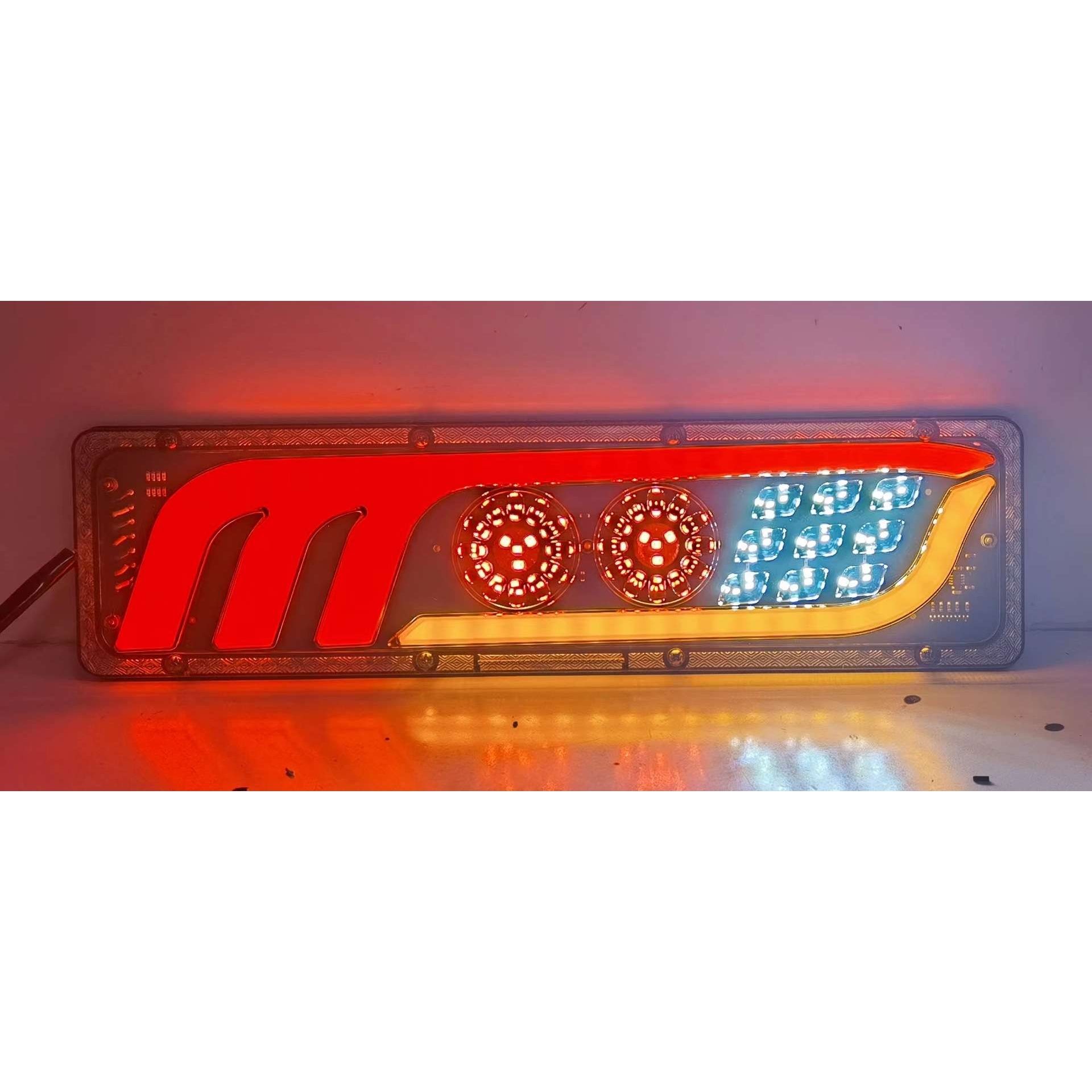 LED车灯LED尾灯后灯后组合灯信号灯改装灯底盘灯高位灯卡车尾灯