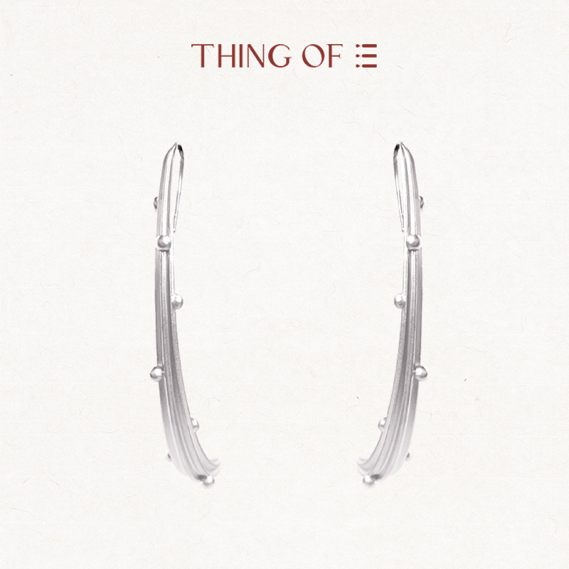 [春夏同款]THING OF E【赤】系列 凹凸纹钉珠耳线 长款优雅耳饰