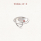 王玉雯同款 圆形水波纹侧镶石装 THING 系列 赤 饰戒指