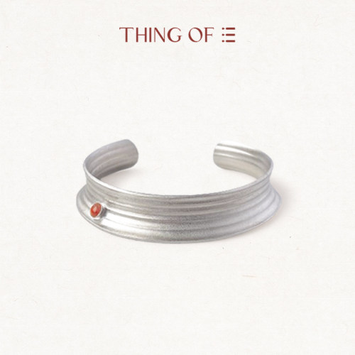 THING OF E【赤】系列 圆形水波纹包镶宝石窄版手镯 可调节开口
