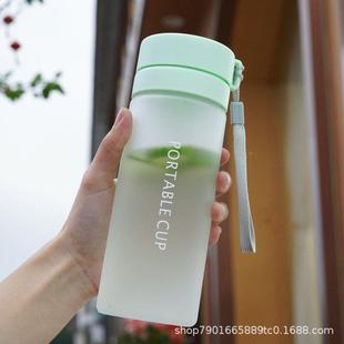 高颜值简约学生随手杯带茶隔便携耐高温运动户外男塑料 .水杯夏季