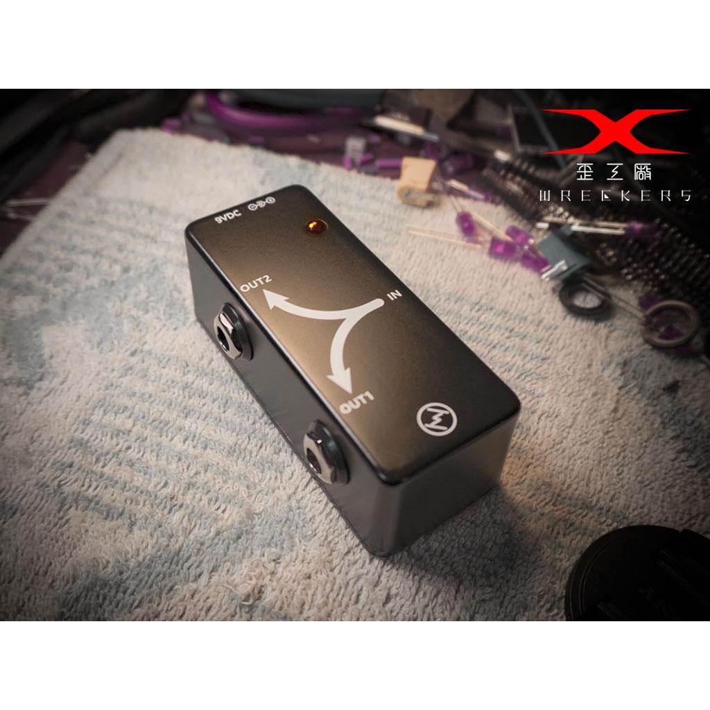 歪工厂 一进两出 Buffer 分线器 电吉他 电贝司 效果器