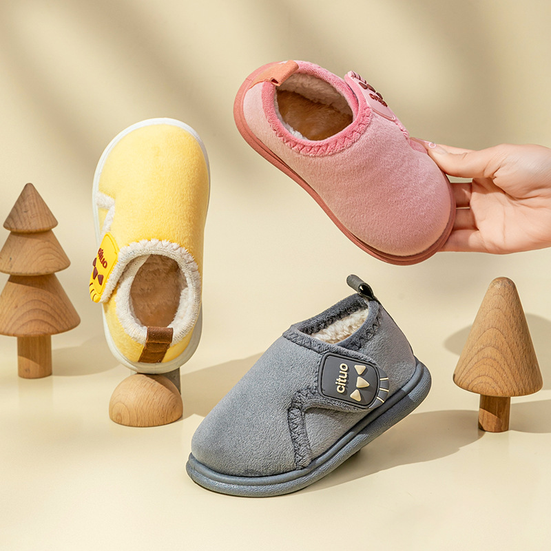 冬季儿童棉拖鞋男女童保暖防滑加绒魔术贴包跟中小童宝宝外穿棉鞋