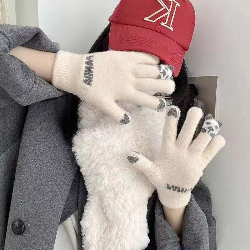 热销手套女冬季新款可爱卡通保暖学生玩手机写字露指触屏骑车针织