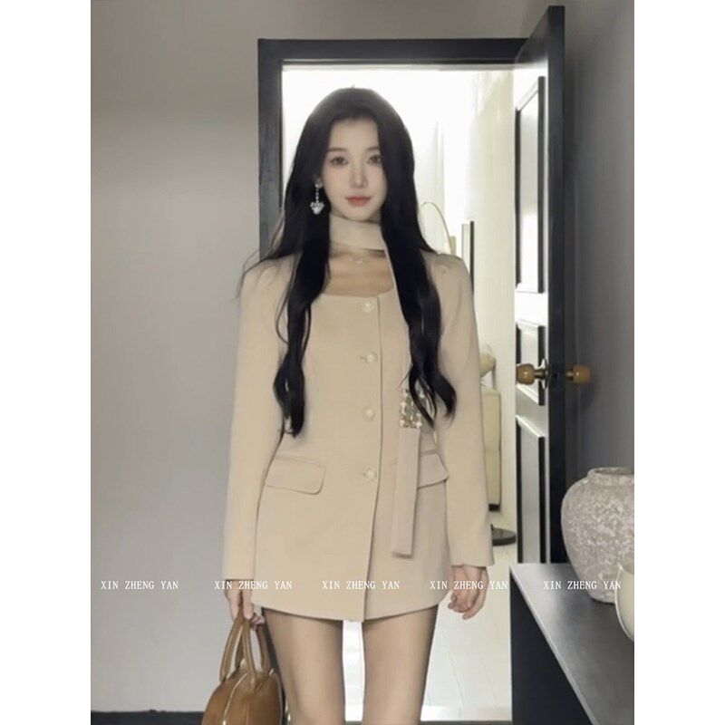 XZY/欣争艳 胖mm名媛高级感卡其色西服外套女秋季高腰裙裤两件套