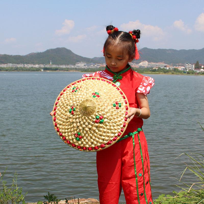 手工竹编菠萝帽儿童舞蹈