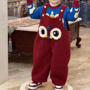 女宝过年红背带裤套装2026秋冬新款儿童国风羊羔绒连体裤子拜年服