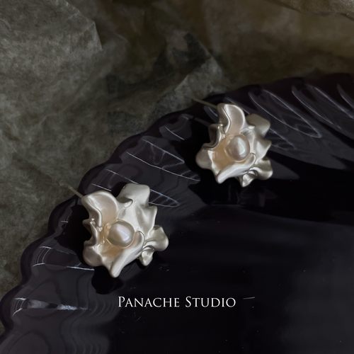 PANACHE液态银哑光花朵珍珠耳饰
