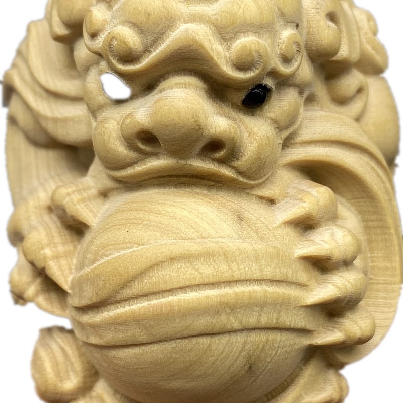 小叶黄杨木雕刻有求必应实木动物狮子抱球手把件随身文玩家居摆件