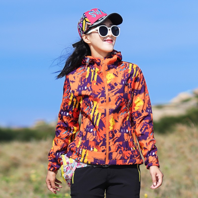 户外时尚迷彩冲锋衣女运动抓绒衣透气花色软壳衣防寒保暖徒步登山