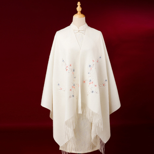 秋冬季羊毛围巾妈妈款2025旗袍披肩外搭两用女高端羊绒刺绣浅蓝色