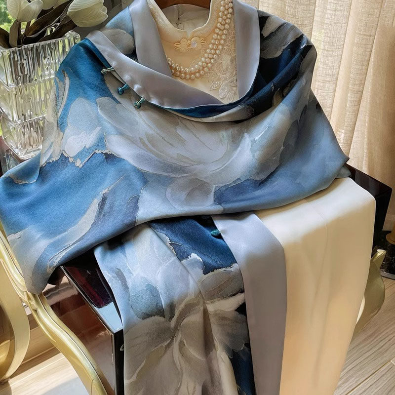 真丝围巾女百搭桑蚕丝丝巾中国风油画莲花妈妈盘扣披肩节日礼品装