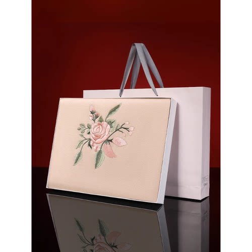 民族风刺绣花卉围巾女春秋长方形披肩礼盒装送妈妈生日礼物女士